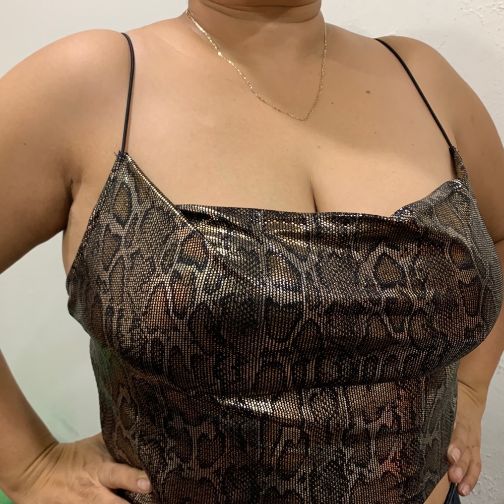 💫 2 for $18 💫 Cowl Leopard print crop 🐆